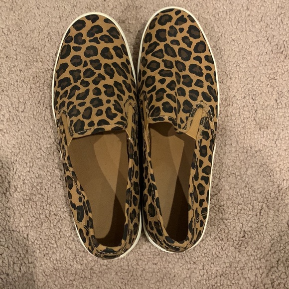 Old navy slip on sneakers - Picture 2 of 3